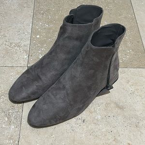 Zara suede ankle zip up boots